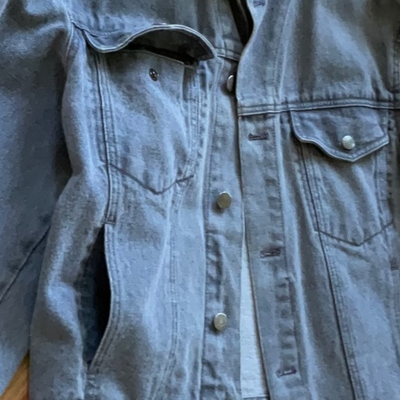 Classic vintage Calvin Klein grey jean jacket - Picture 10 of 16